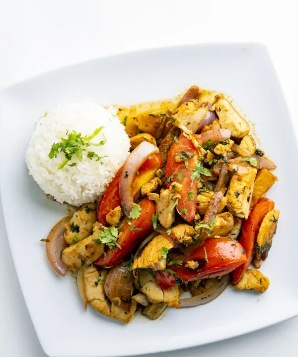 Pollo Saltado